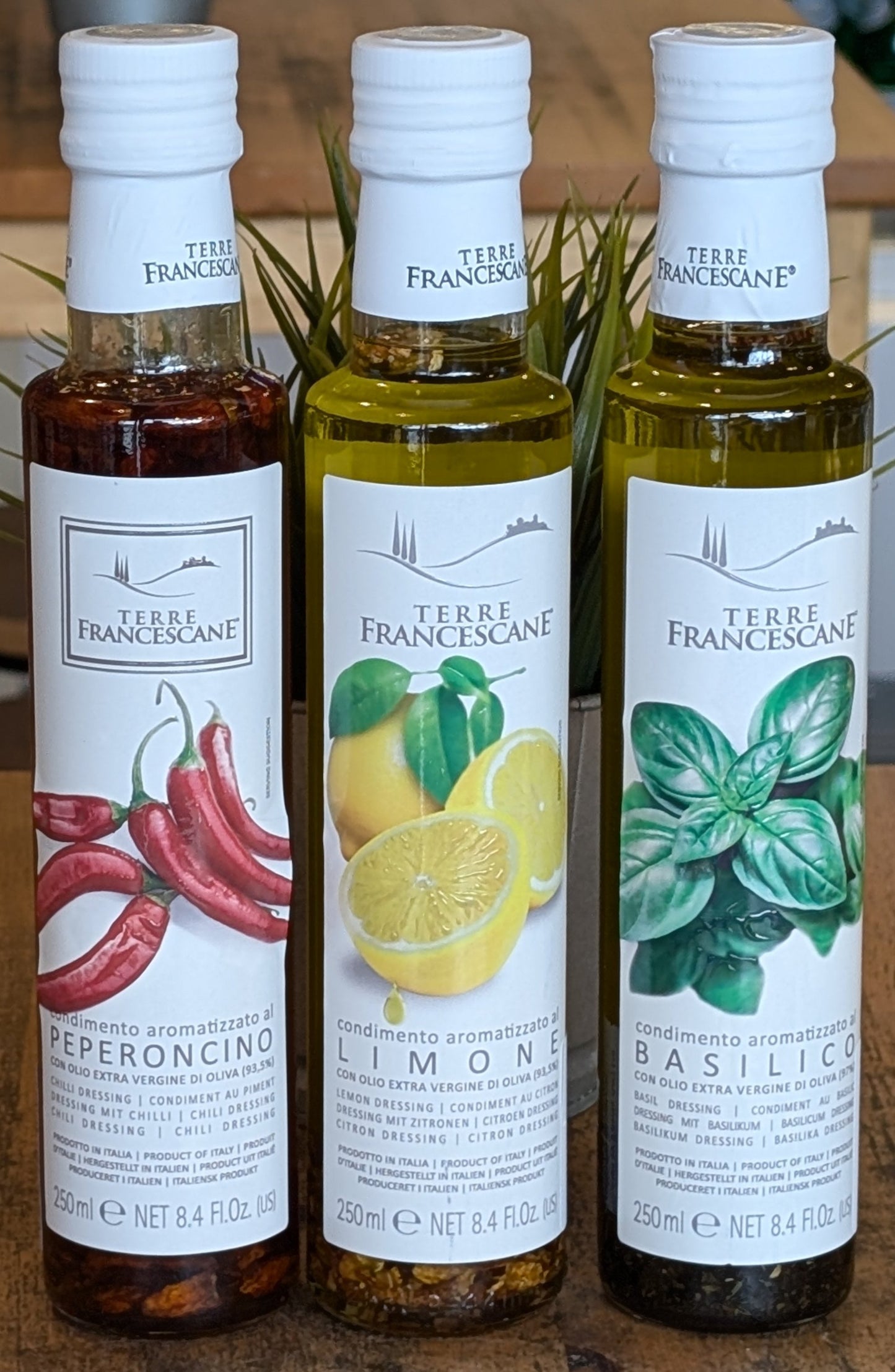 Basil Chilli and Lemon oil from Terre Francescane